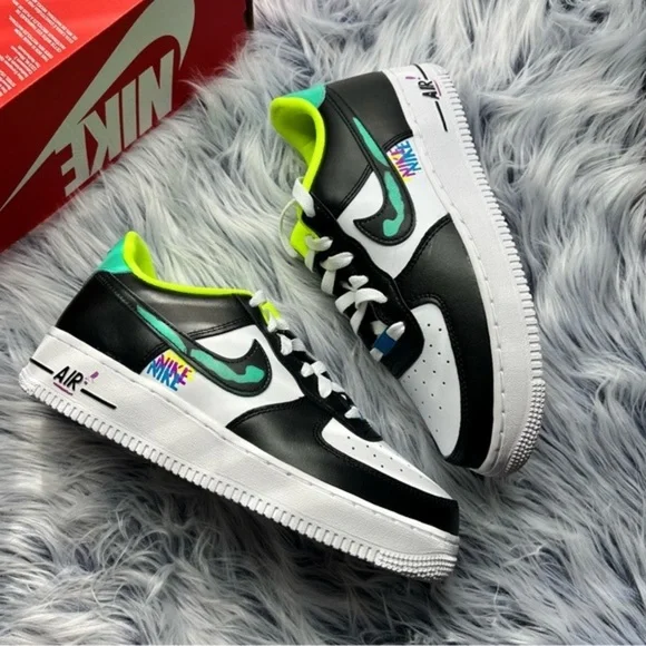 Nike Air Force 1 LV8 - Picture 2 of 5